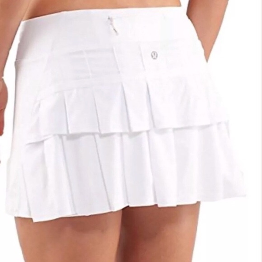 Lululemon skirt size 6